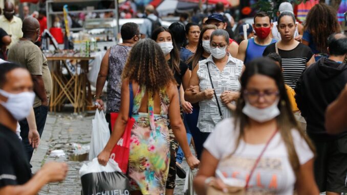primeiro-dia-de-flexibilizacao-do-uso-de-mascaras-ao-ar-livre-no-estado-do-rio-de-janeiro.2810212694