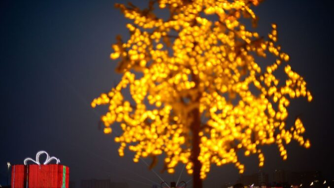 Shows e iluminação especial abrem programação na Praça do Buriti. Shows e iluminação especial abrem programação na Praça do Buriti