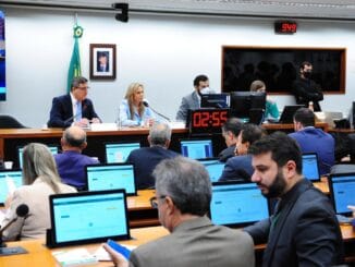 Texto segue para análise do plenário.