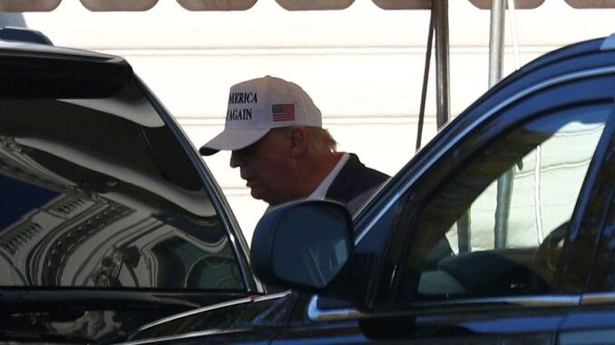 Agentes procuravam documentos confidenciais.