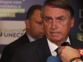 Candidato participou de evento com presidenciáveis em Brasília.