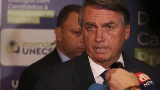 Candidato participou de evento com presidenciáveis em Brasília.