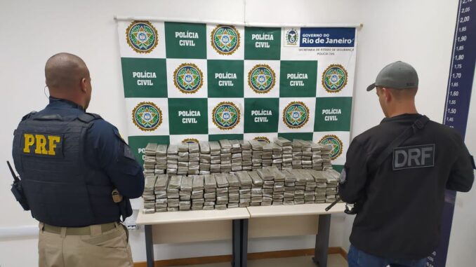 Droga era levada de São Paulo para o Rio de Janeiro.