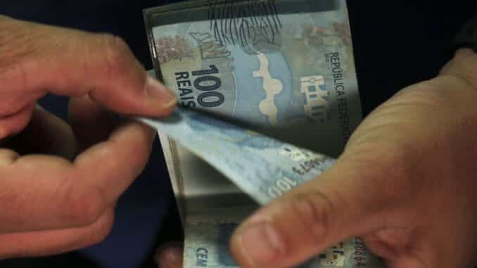 Auxílio Gás, no valor de R$ 110, também será pago hoje.
