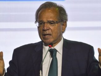 Para Paulo Guedes, câmbio deve permanecer acima de R$ 5.