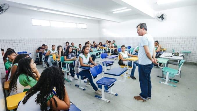 A rede segue com a oferta de vagas em todos os segmentos