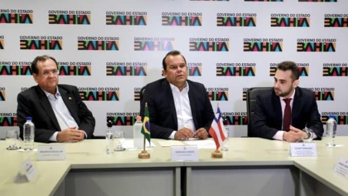 Com a parceria entre o Governo do Estado, a LATAM Airlines Brasil e a Voepass Linhas Aéreas o número de voos e de rotas aéreas na Bahia foi ampliado, prometendo impactar significativamente o turismo e a atividade econômica no estado. O anúncio foi feito durante reunião entre o vice-governador, Geraldo Júnior, o secretário de Turismo, Maurício Bacelar, e representantes das empresas aéreas, nesta segunda-feira (24), no Centro Administrativo da Bahia, em Salvador.