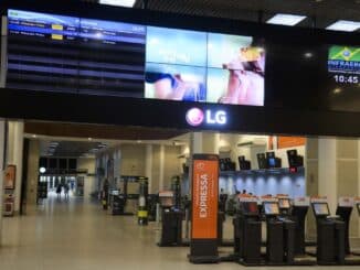 A restituição de valores para turistas estrangeiros por meio de isenção dos impostos, chamada Tax Free, provocaria aumento nos gastos deles no Brasil, e resultaria em uma movimentação financeira anual para o país de US$ 411,6 milhões, o equivalente a R$ 2,1 bilhões.