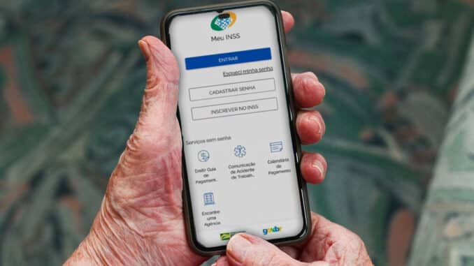 Cartão Meu INSS+ oferece descontos em farmácias, cinemas, shows e serviços