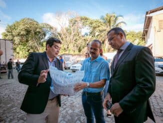 Prefeito Elinaldo visita novas instalações da empresa Flex Maker na Via Parafuso