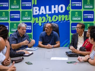 Elinaldo dialoga com representantes do Sindsec