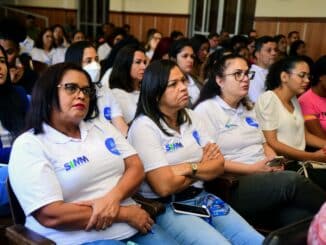 Após mapear indicadores que demonstram a força feminina no ambiente de negócios e na geração de empregos na cidade, a Prefeitura de Salvador lançou, nesta segunda-feira (29), o programa Mulher Salvador, iniciativa que visa fortalecer o segmento, ofertando ações de estímulo ao pequeno negócio e qualificação profissional.  
