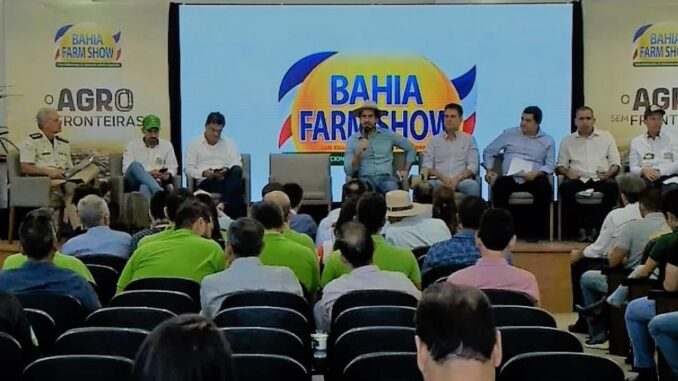 alba-bahia-farm-show As comissões de Infraestrutura, Desenvolvimento Econômico e Turismo e de Agricultura e Política Rural da Assembleia Legislativa promoveram, na última quarta-feira (7), uma reunião itinerante de forma conjunta na Bahia Farm Show, a feira de tecnologia agrícola e negócios que ocorre anualmente em Luís Eduardo Magalhães, no Oeste do Estado.