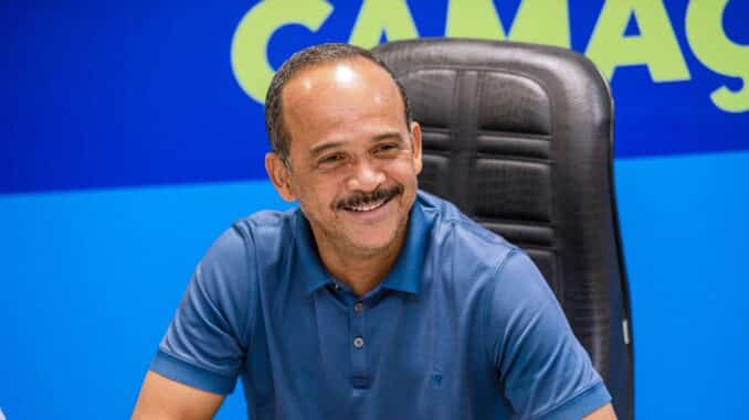 Com a expectativa do desenvolvimento do município e ampliação da geração de emprego e renda, o prefeito Elinaldo Araújo recebeu de forma muito positiva a notícia da implantação da BYD em Camaçari. O anúncio foi feito pelo Governo do Estado na última quarta-feira (29), que diz que a nova unidade será para a fabricação de carros elétricos.