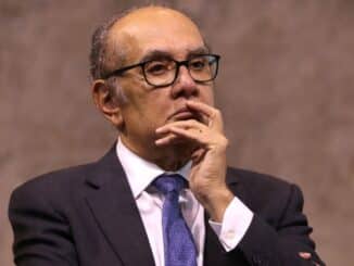 Gilmar Mendes toma posse na cadeira de ministro substituto no TSE