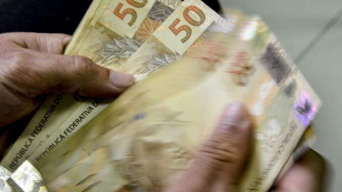 Real Moeda brasileira Inadimplência pode ser reduzida em até 40% com Desenrola Brasil