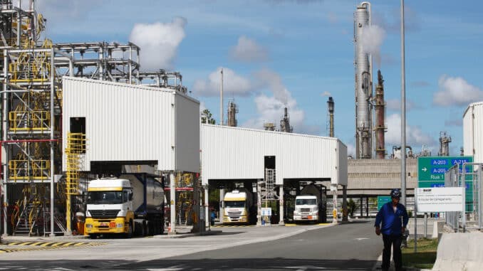 Indústria de transformação baiana cresceu 4,3% em março, aponta FIEB