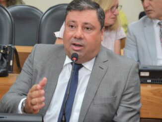 Penalva propõe coleta seletiva do óleo de residual de cozinha usado nas escolas