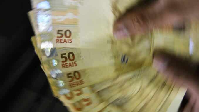 A partir das 10h desta sexta-feira (23), o contribuinte que entregou a Declaração do Imposto de Renda Pessoa Física acertará as contas com o Leão. Nesse horário, a Receita Federal liberará a consulta ao segundo dos cinco lotes de restituição de 2023. O lote também contempla restituições residuais de anos anteriores.