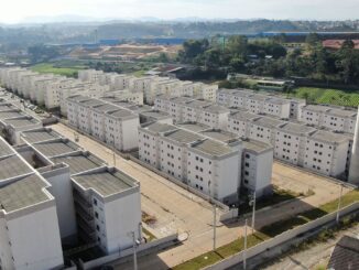 Os senadores aprovaram nesta terça-feira (13) projeto de lei de conversão da Medida Provisória 1.162/2023, que recria o programa habitacional Minha Casa, Minha Vida. O texto vai à sanção presidencial. A aprovação ocorre na véspera de a MP perder a validade, o que ocorreria nesta quarta-feira (14).  