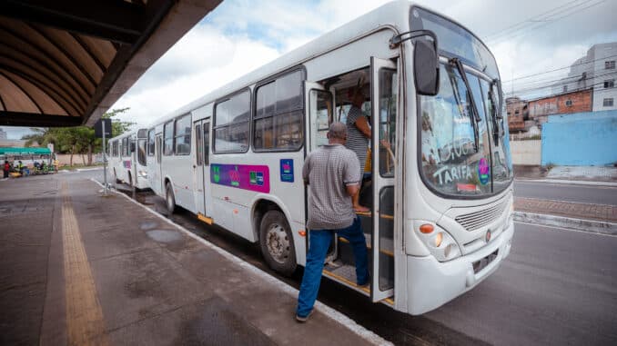 Transporte público de Camaçari entra em operação