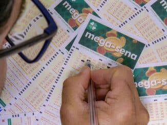 Valor aplicado na poupança rende R$ 18,3 mil no primeiro mês