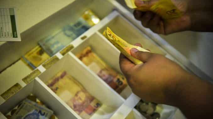 Esta etapa atende brasileiros com renda de R$ 2,6 mil até R$ 20 mil