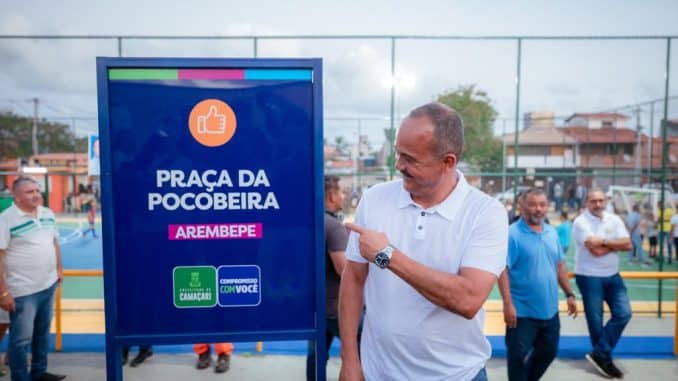 Praça de Arembepe é entregue pela prefeitura